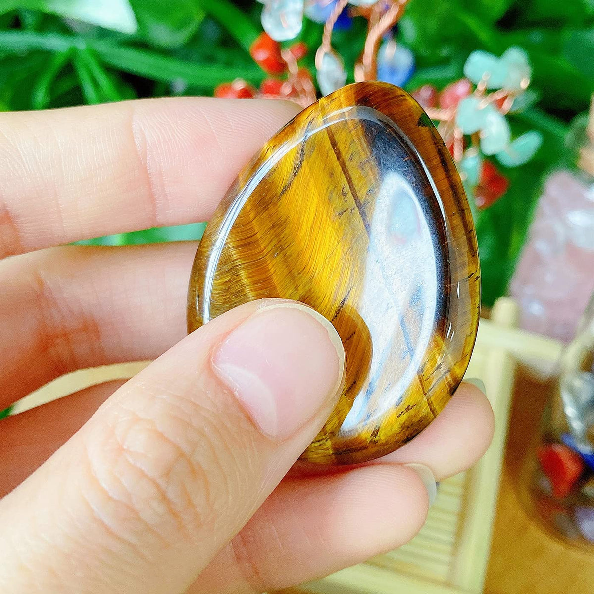QINJIEJIE 2PCS Crystals Thumb Worry Stone for Anxiety Tiger's Eye Lapis Lazuli Healing Crystals Hand Carved Pocket Palm Gemstones Meditation Crystal Reiki Relax Stone Anxiety Relief Items