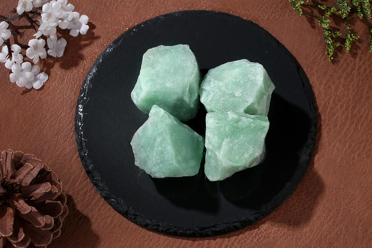 QINJIEJIE 1.8-2.2'' Green Aventurine 2PCS Natural Rough Healing Crystal Rocks Bulk Large Crystal Rocks Stones for Tumbling Cabbing Polishing Fountain Rocks DIY Decoration Handmade Gifts