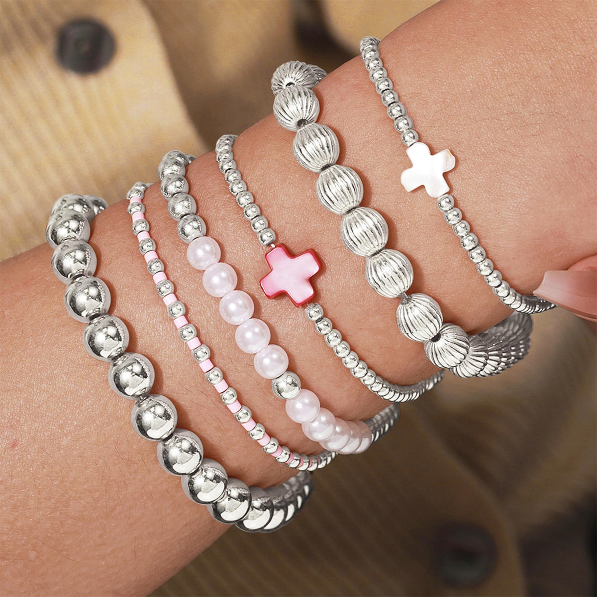 Harry and Henry Gold Beaded Bracelets for Women Gold Pearl Elegant Stackable Bracelets Set Trendy Jewelry Gifts Birthday Valentines Day Gifts for Women