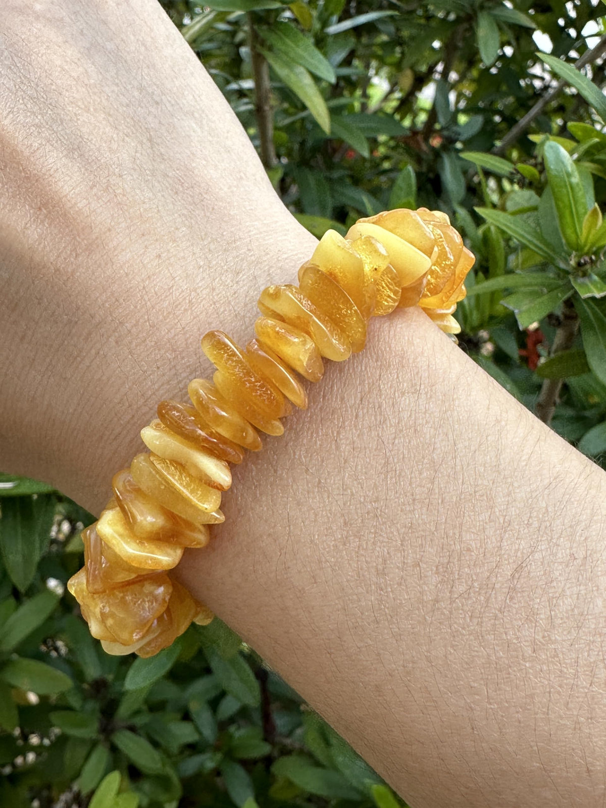 GAF TREASURES Amber Crystal Nugget Bracelet, Genuine Amber Tumbled Gemstone Bracelet, Healing Crystal Bracelet, Gift for Men & Women (1)