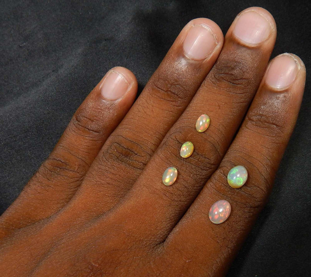 Myhealingworld Natural Ethiopian Opal 4x6mm 6x8mm oval cabochon AAA quality loose calibrated gemstones for jewelry making oval 4x6mm = 3 pcs 6x8mm = 2 pcs