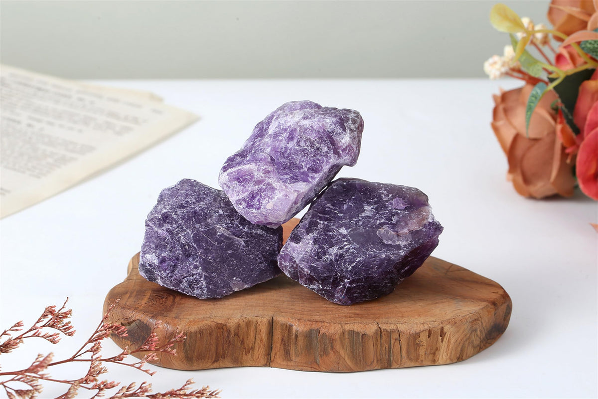 YATOJUZI Amethyst 1.8-2.2" Natural Raw Stones and Healing Crystals Large Stone Rough Crystal Rocks for Tumbling Cabbing Polishing Fountain Rocks Decoration 1PCS