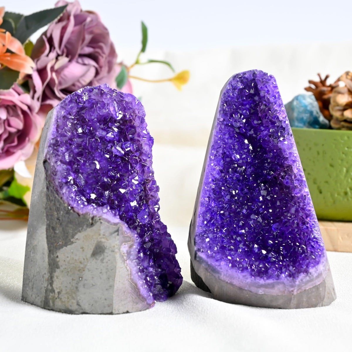 CrystalHola 200-700g Selected Raw Geode Quartz Cluster Home Feng Shui Ornaments Energy Stone Healing Tools Meditation Feng Shui Decoration,Stone Display Piece, Mineral Specimen (Purple, 200-300g)