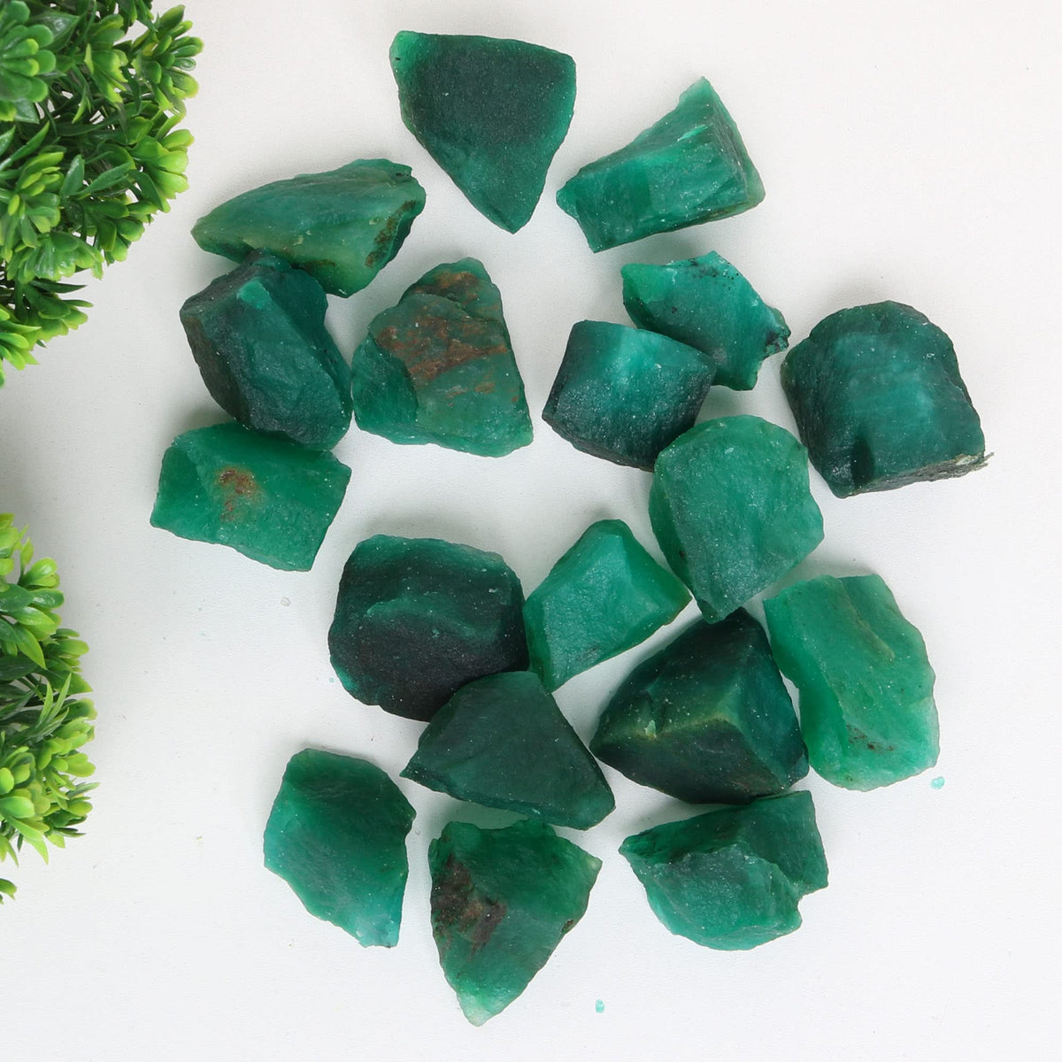 REAL-GEMS Natural Raw Healing Crystals Rough Stones for Tumbling, Cabbing, Polishing, Wire Wrapping, Wicca & Reiki Crystal Healing, Mix Gemstones,7 Chakra (Green Emerald)