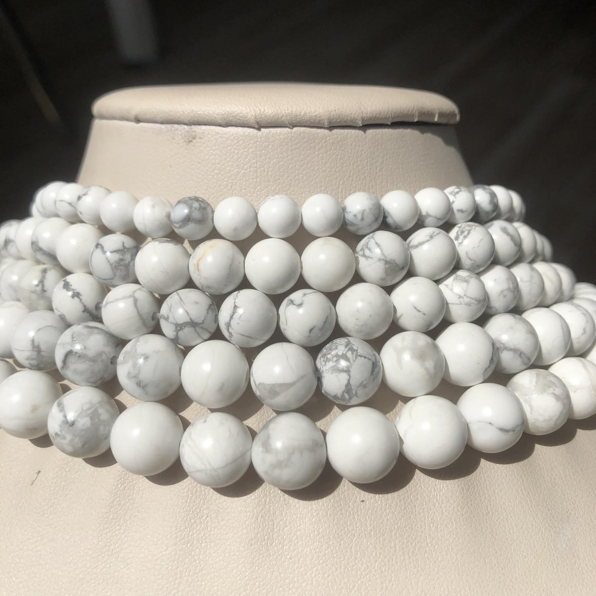 Yochus 45pcs White Howlite Turquoises Beads，8mm Healing Power Natural Stone Round Loose Beads for Jewelry Making Earring Necklace DIY Crafts