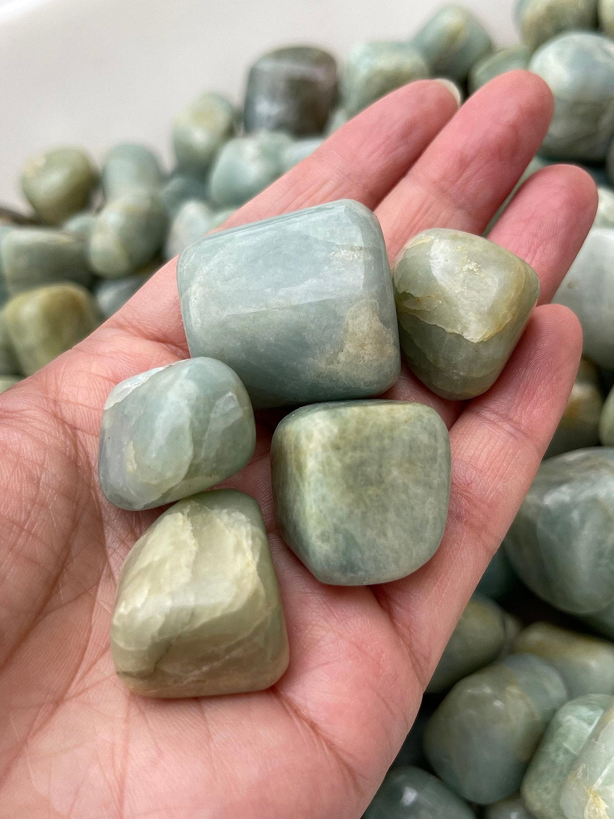 GAF TREASURES 5 Pcs Aquamarine Tumbled Stones, Polished Natural Aquamarine Gemstone, Aquamarine Healing Crystals (Aquamarine)
