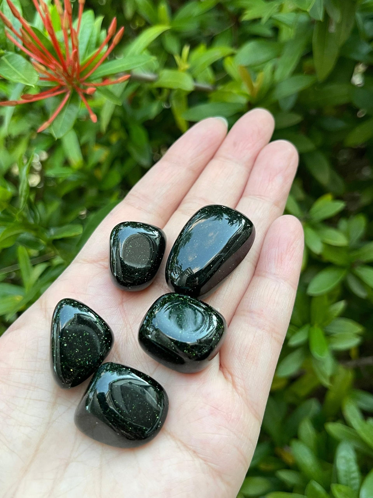 GAF TREASURES 5 Pcs Green Goldstone Tumbled Stones, Polished Green Goldstone Gemstone, Green Goldstone Healing Crystals (Green Goldstone)