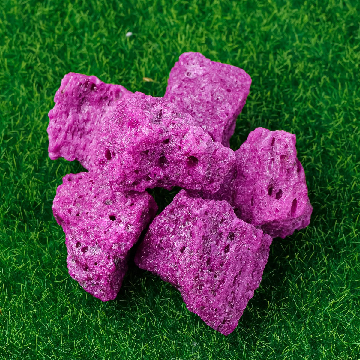 Apengshi Red Corundum Raw Crystals 2PCS Natural Rough Rocks Healing Crystal and Stones DIY Raw Stones Meditation Fountain Garden Home Decor