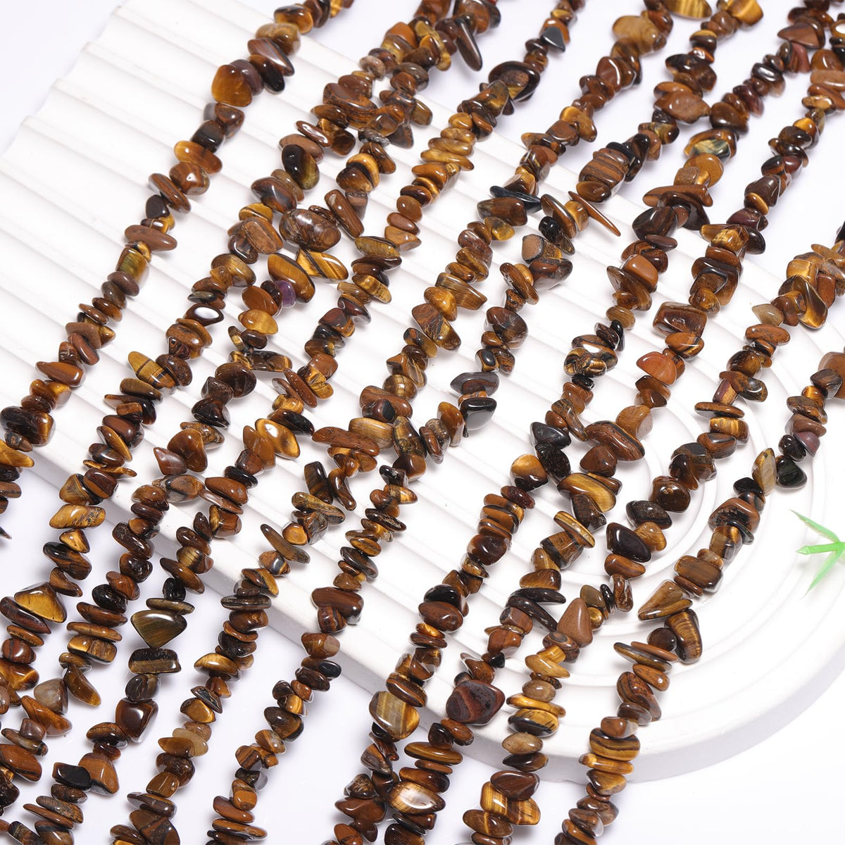 200pcs Natural Irregular Chip Stone Beads 5-8mm Tiger Eye Pre-Drilled 30-inch Strand Semi-Precious Healing Crystal Beads for DIY Jewelry Making Bracelet Chakra Crafts