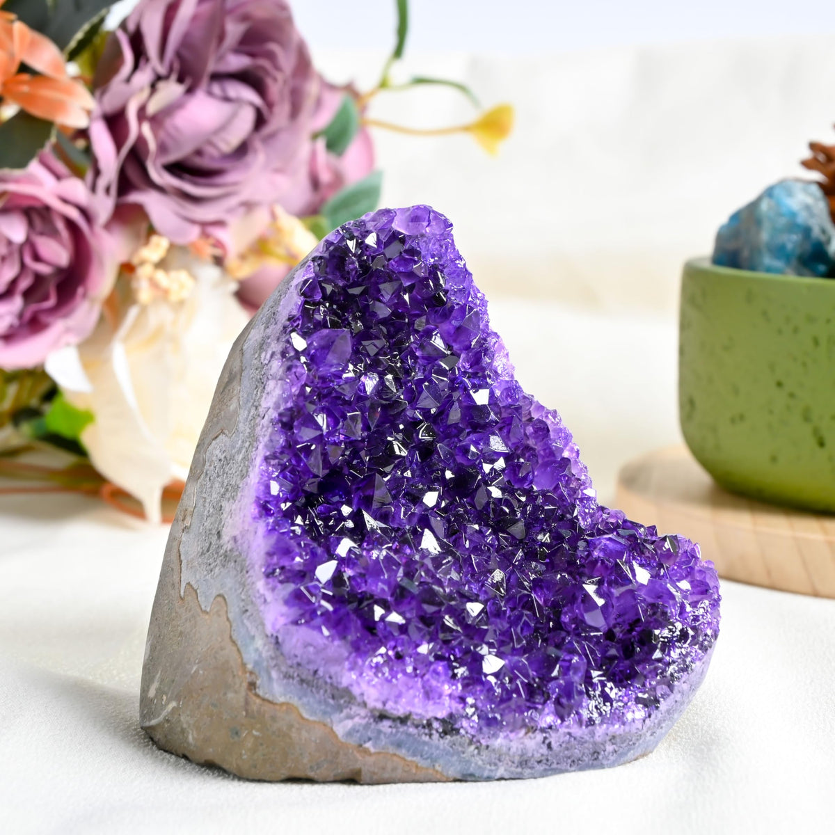 CrystalHola 200-700g Selected Raw Geode Quartz Cluster Home Feng Shui Ornaments Energy Stone Healing Tools Meditation Feng Shui Decoration,Stone Display Piece, Mineral Specimen (Purple, 200-300g)