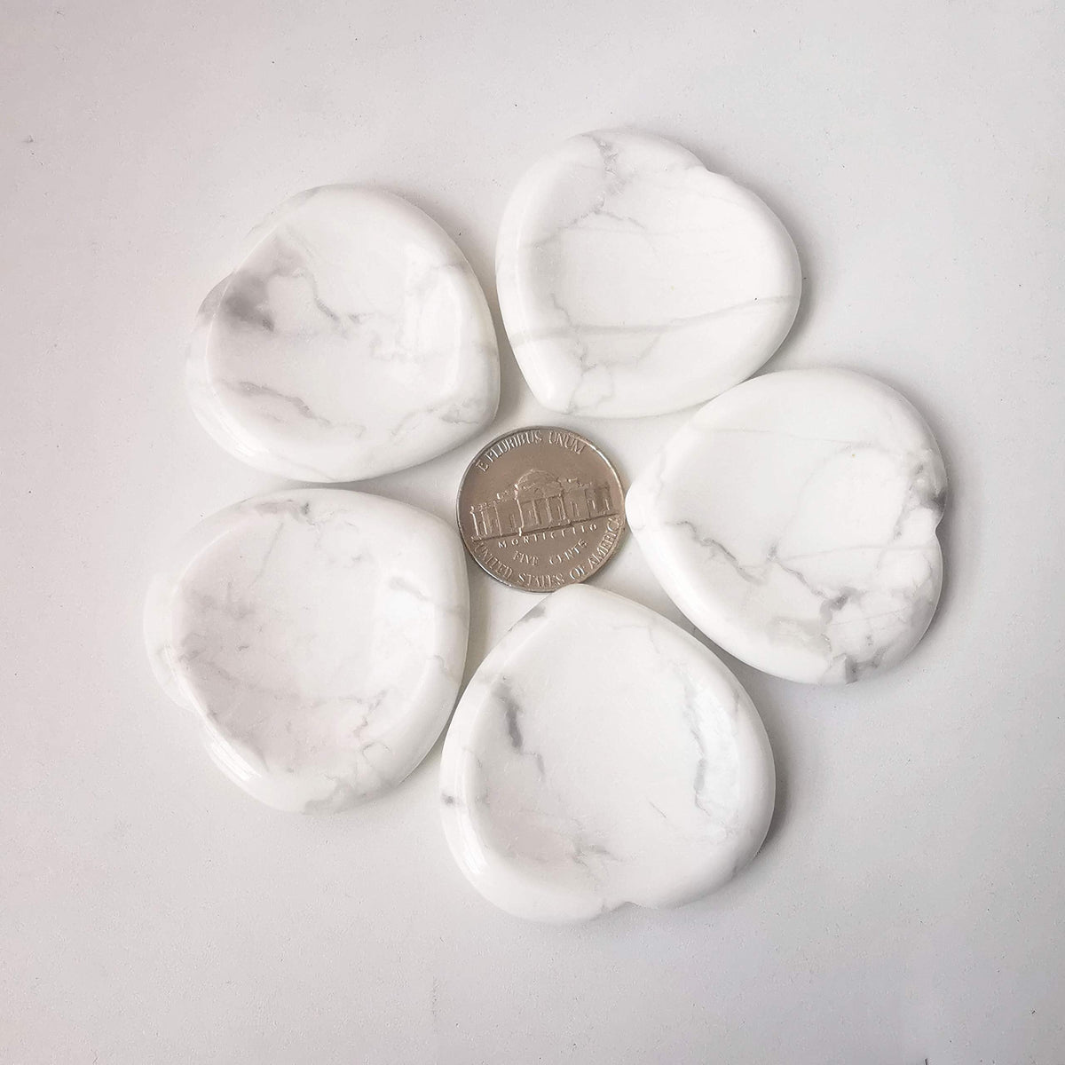 Bacatgem Natural White Howlite Turquoise Heart Chakra Thumb Worry Stone,Hand Carved Healing Crystal Shaped Stone for Anxiety Stress Relief Meditation