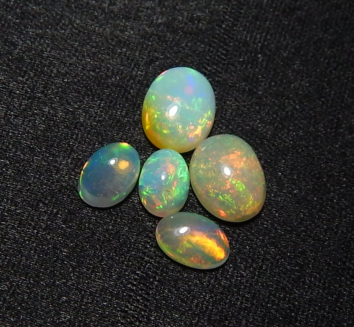 Myhealingworld Natural Ethiopian Opal 4x6mm 6x8mm oval cabochon AAA quality loose calibrated gemstones for jewelry making oval 4x6mm = 3 pcs 6x8mm = 2 pcs