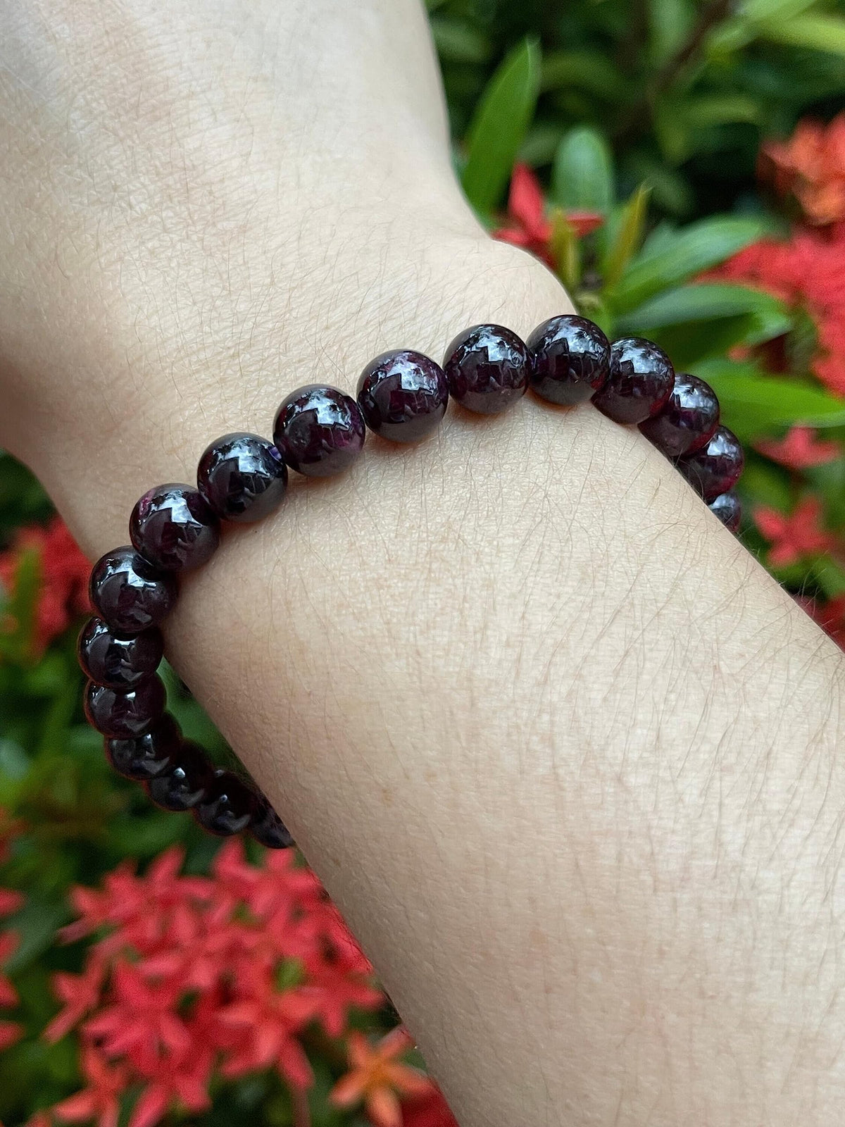 GAF TREASURES Garnet Crystal Bead Bracelet 7-8mm, Genuine Garnet Stretch Gemstone Bracelet, Healing Crystal Bracelet, Gift for Men & Women (1)