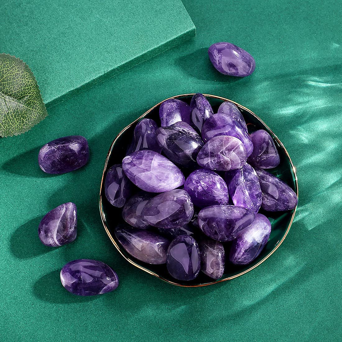 QINJIEJIE 0.9 LBS Amethyst Polished Stones Tumbled Crystals Bulk Gemstones 0.6-1" Irregular Stone Natural Reiki Healing Crystal for Plants Succulents Vase Filler Decoration Energy Witchcraft Gifts