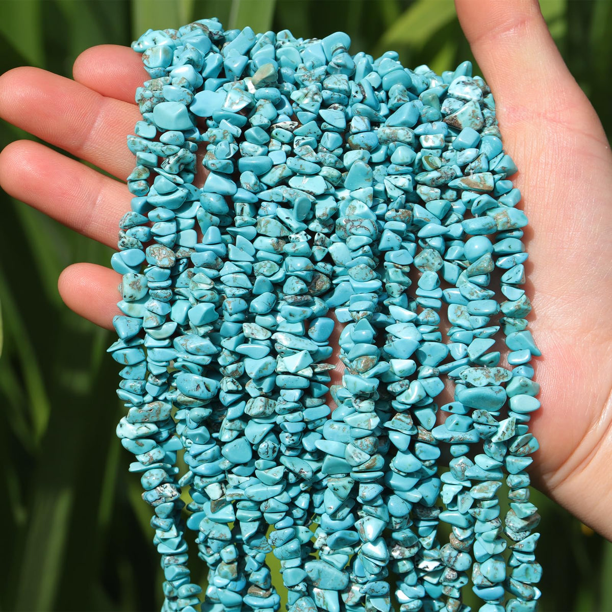400pcs Turquoise Irregular Chip Stone Beads 5-8mm Pre-drilled Loose Beads for Jewelry Making DIY Necklace Bracelet Earrings Art Crafts