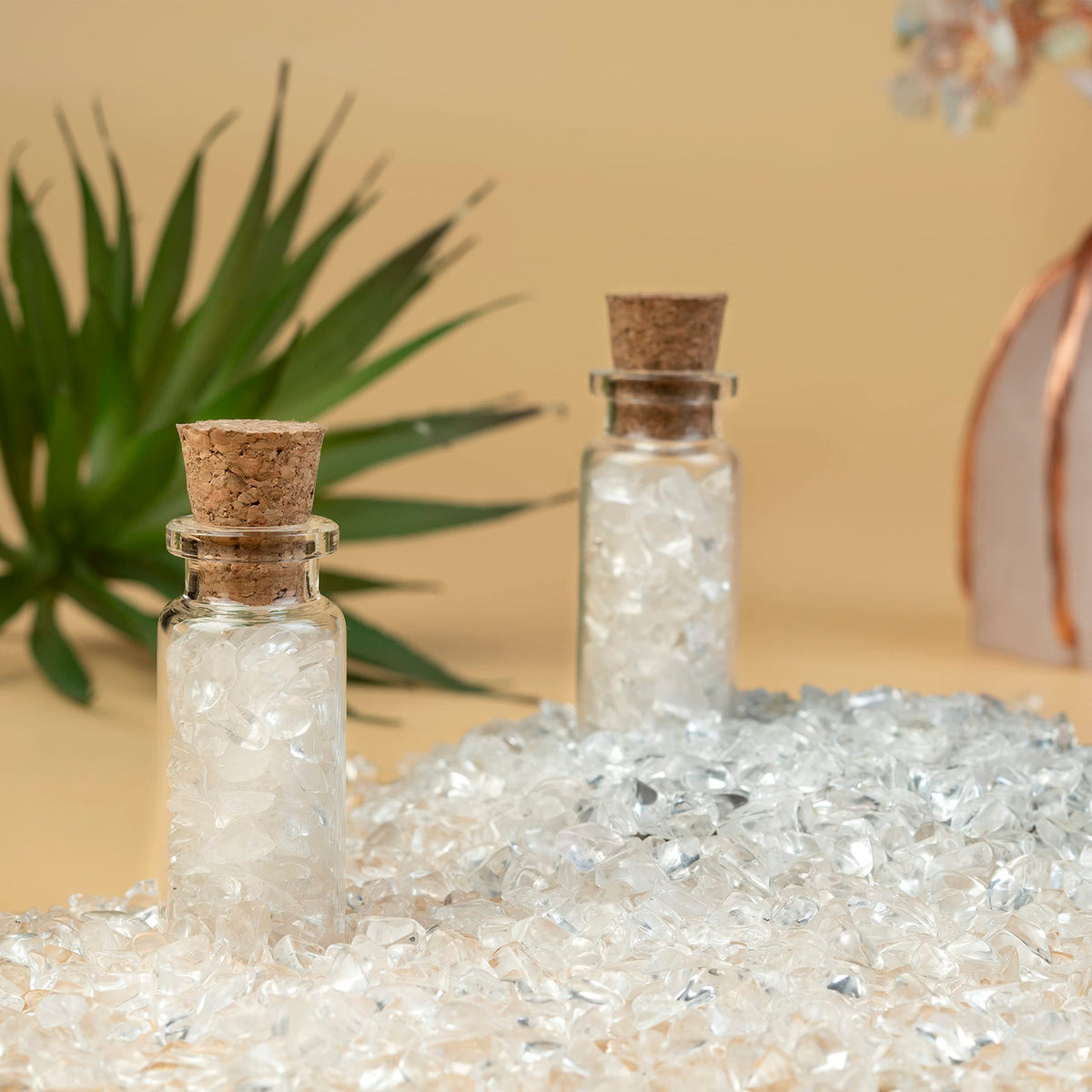 ZAICUS Clear Quartz Crystal Chips Bulk Gemstone Valentine Gift, Healing Crystal Natural Irregular Shaped Crushed Stone Reik Healing Tumbled Chips Crystal Chips for Witchcraft & Jewelry Making 1 Lb
