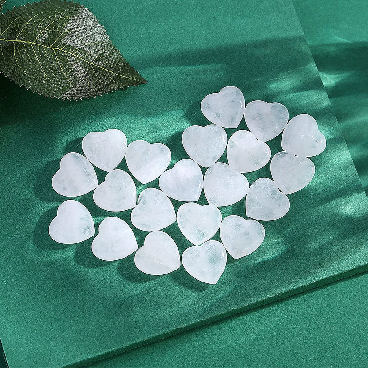 20 PCS Clear Crystal Heart Healing Crystals Cute Polished Crystal Mini Pocket Stones Natural Palm Love Gemstones Set Bulk Wholesale Reiki Energy Balancing Meditation Valentine's Day Gift