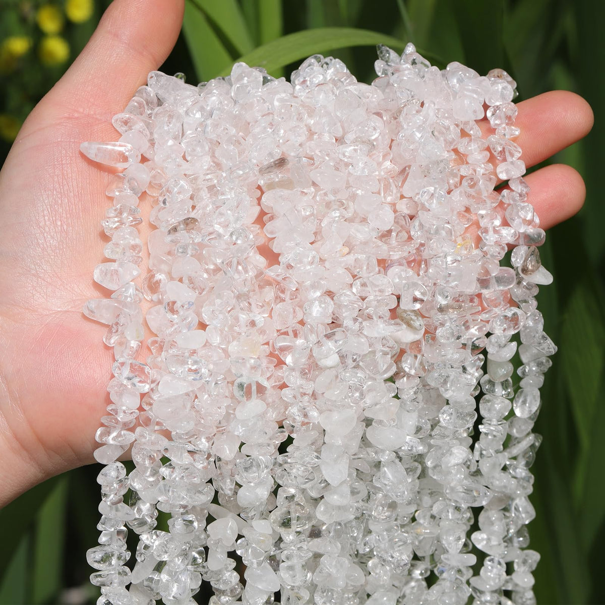 400pcs Natural Chip Stone Beads for Jewelry Making Clear Quartz 5-8mm Irregular Gemstones Healing Crystal Loose Rocks Bead Hole Drilled for Ring Earrings Necklace Bracelet Making DIY Art Crafts