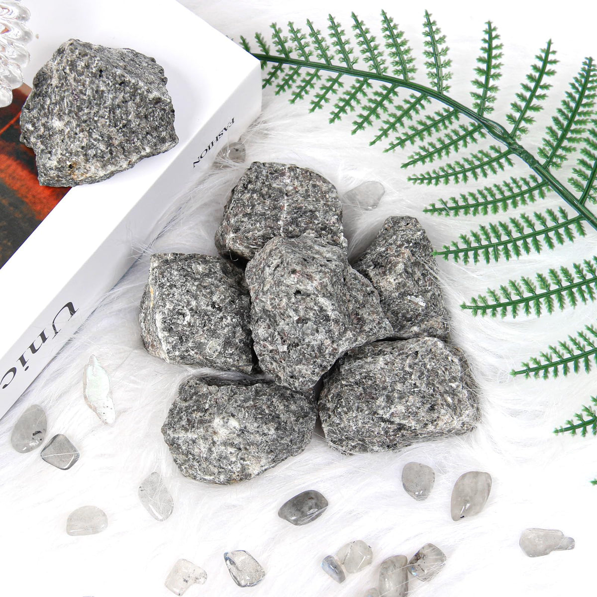 1.1lb Bulk Raw Yooperlite Rough Crystal-Natural Yooperlite Raw Stones Crystal for Tumbling, Cabbing, Fountain Rocks, Decoration, Polishing, Wire Wrapping, Wicca & Reiki Crystal Healing