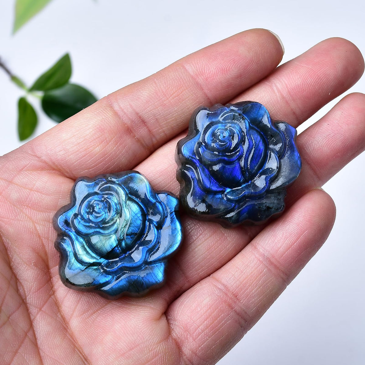 WUYOUSHI Natural Labradorite Crystal Rose Statue 1.37" Carved Healing Crystal Gemstone Carving Stone Valentine's Day Decoration Reiki Energy Meditation Healing Home Ornament DIY