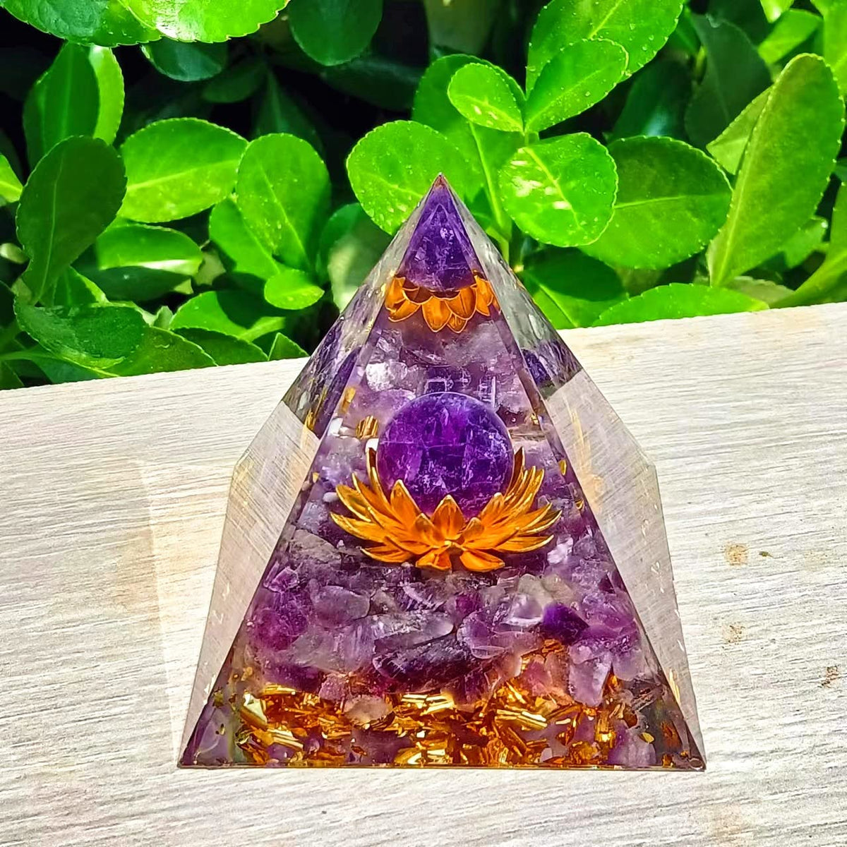 ycyingcheng Moonstone Crystal Orgone Pyramid Ogan Crystal Energy Tower, Nature Reiki Chakra Crushed Stone Jewelry, Crystal Pyramid for Home Decor (Lotus Base Amethyst)