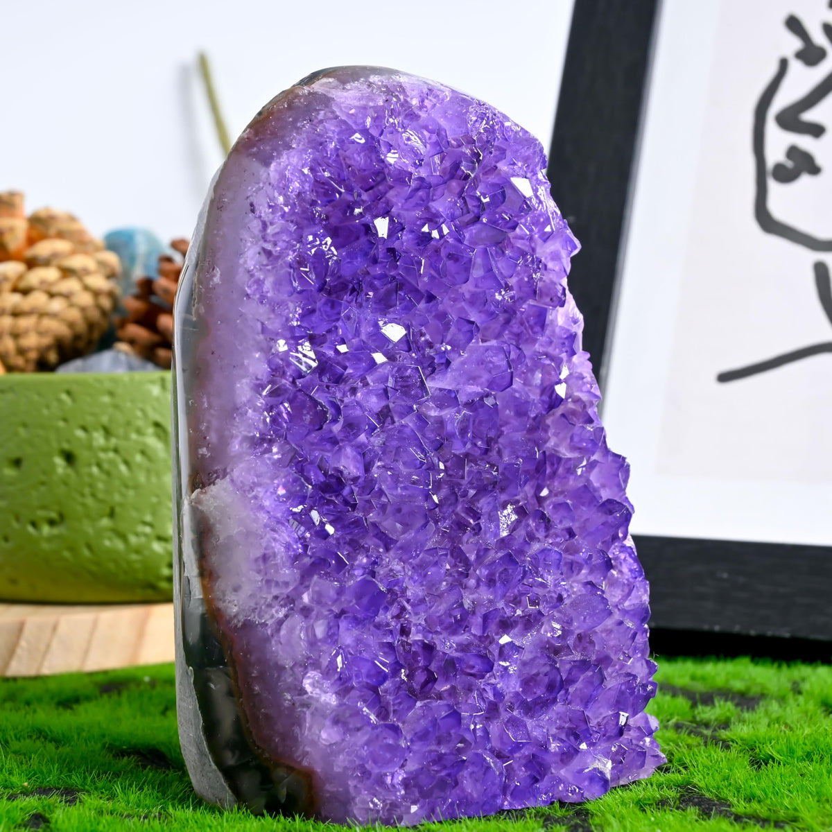 CrystalHola 200-700g Selected Raw Geode Quartz Cluster Home Feng Shui Ornaments Energy Stone Healing Tools Meditation Feng Shui Decoration,Stone Display Piece, Mineral Specimen (Purple, 200-300g)