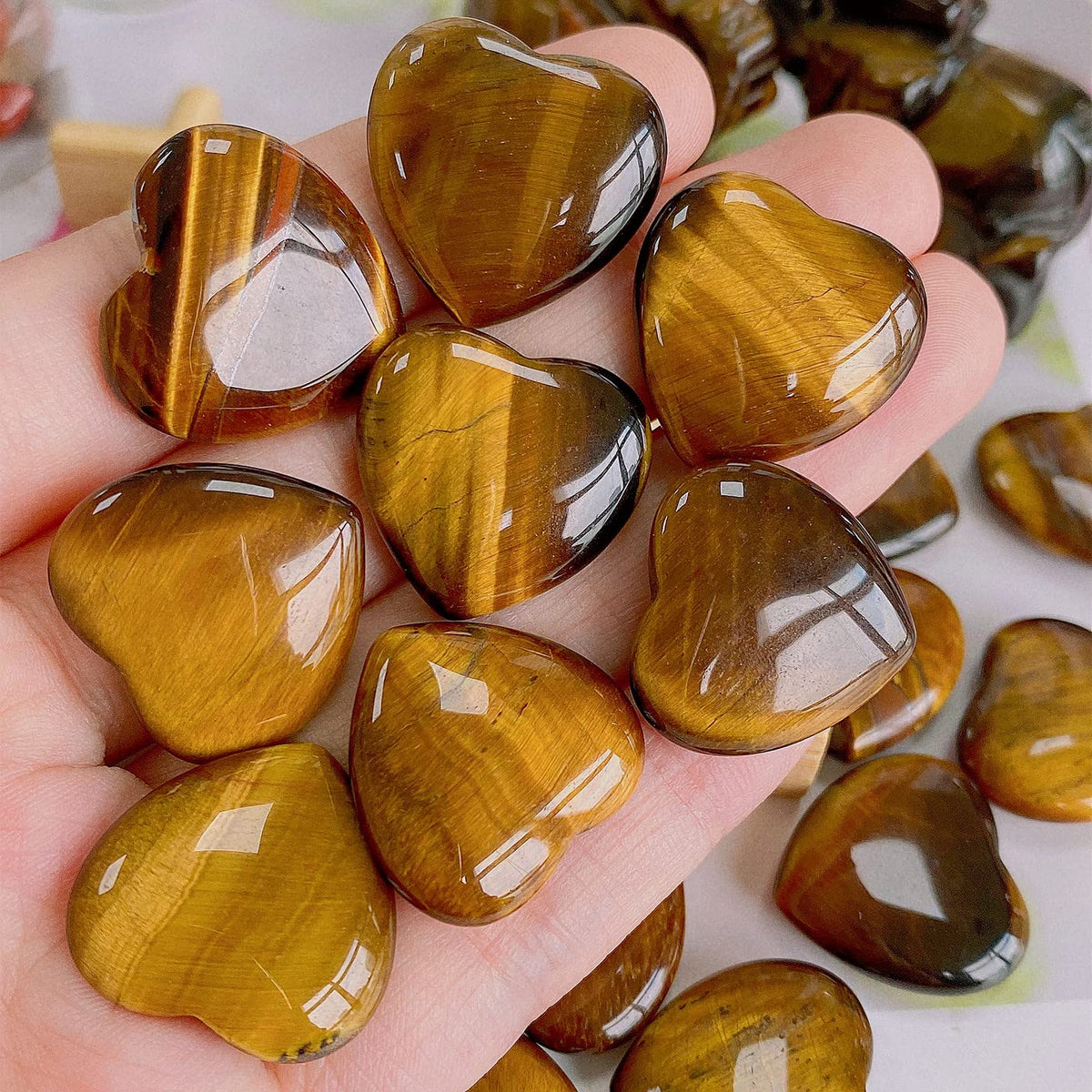 QINJIEJIE 20 PCS Natural Heart Healing Crystals Tigers Eye Polished Crystal Stones Mini Cute Pocket Palm Love Gemstones Set Bulk Wholesale Reiki Energy Balancing Valentine's Day Gift