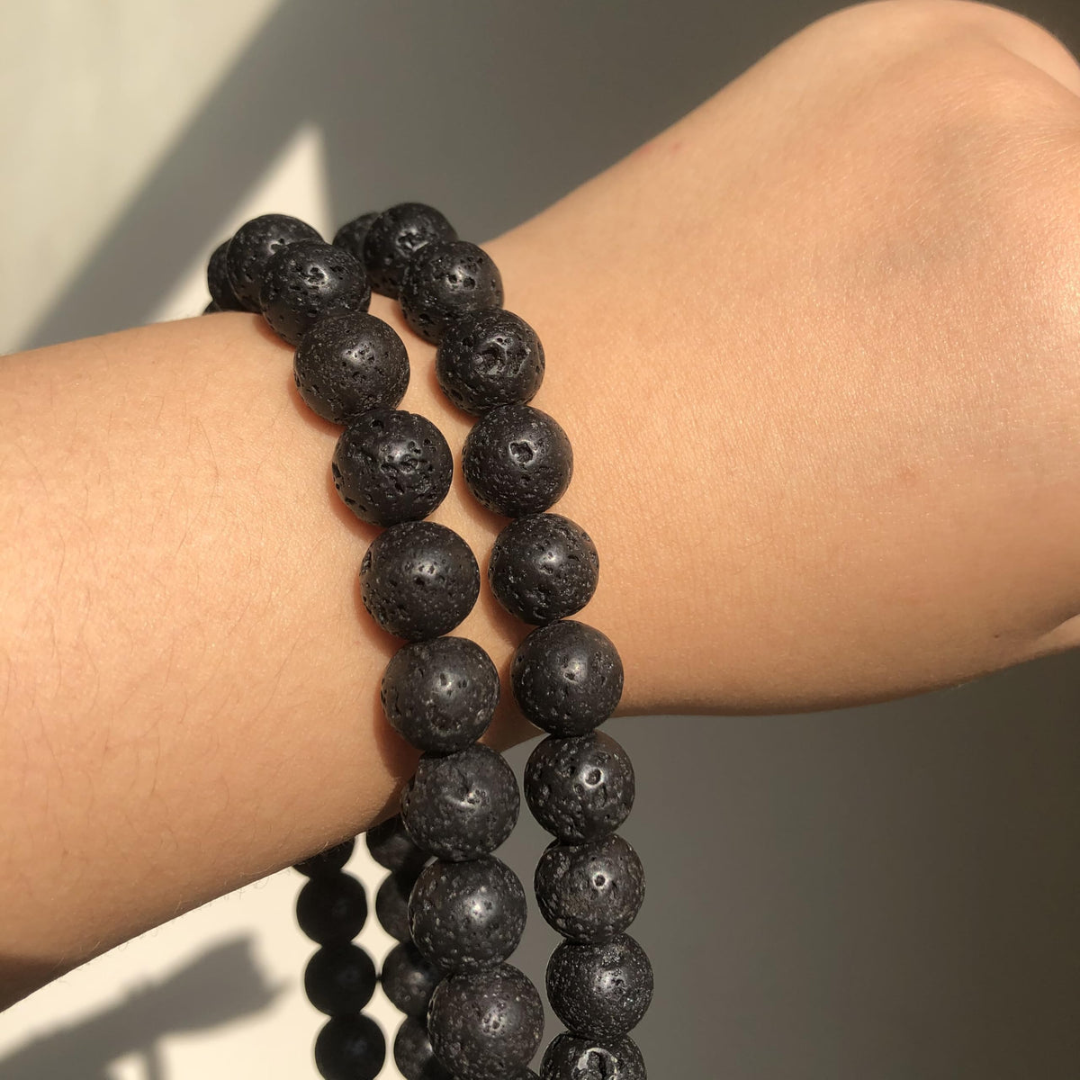 Yochus 45pcs Volcanic Rock/Black Lava Rock Beads，8mm Healing Power Natural Stone Round Loose Beads for Jewelry Making Earring Necklace DIY Crafts