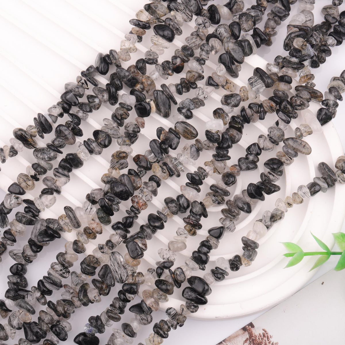 200pcs Natural Irregular Chip Stone Beads 5-8mm Pre-Drilled 30-inch Strand Semi-Precious Healing Crystal Beads for DIY Jewelry Making Bracelet Chakra Crafts Black Rutilated Quartz
