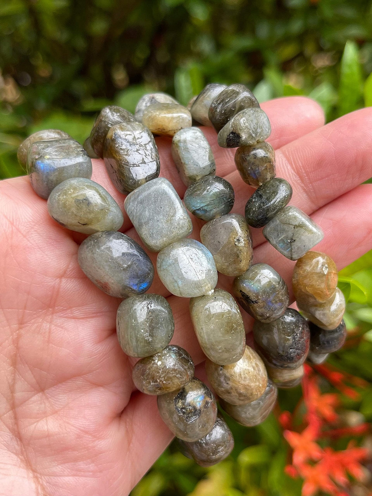 GAF TREASURES Labradorite Crystal Nugget Bracelet, Genuine Labradorite Tumbled Gemstone Bracelet, Healing Crystal Bracelet, Gift for Men & Women (1)