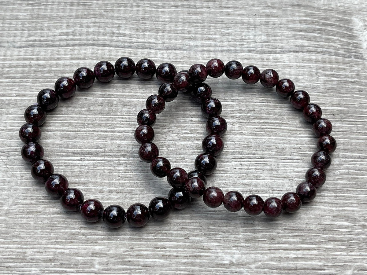 GAF TREASURES Garnet Crystal Bead Bracelet 7-8mm, Genuine Garnet Stretch Gemstone Bracelet, Healing Crystal Bracelet, Gift for Men & Women (1)