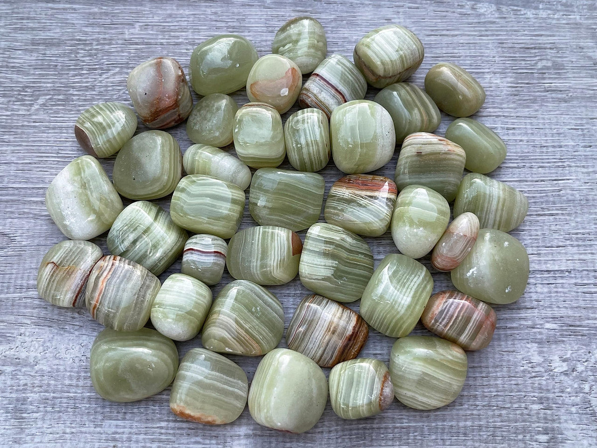 GAF TREASURES 5 Pcs Green Onyx Tumbled Stones, Polished Green Onyx Gemstone, Green Onyx Healing Crystals (Green Onyx)