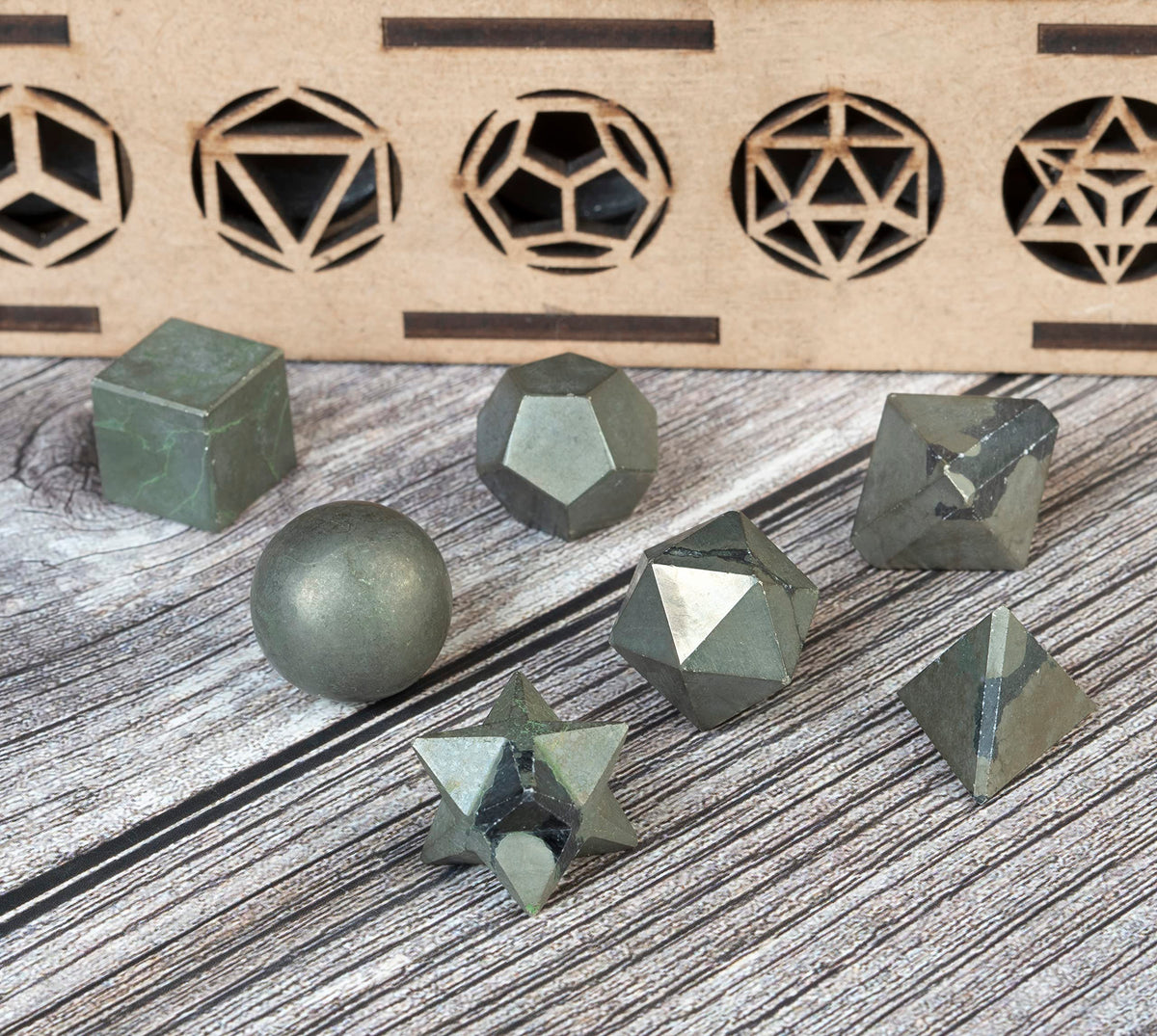 Crocon Golden Pyrite 7 Pcs Platonic Solids Crystal Geometry Set, Platonic Solids Sacred Geometric Stones for Meditation Reiki Balancing Healing Chakra Stone Cleansing Spiritual Good Luck (15-20 mm)