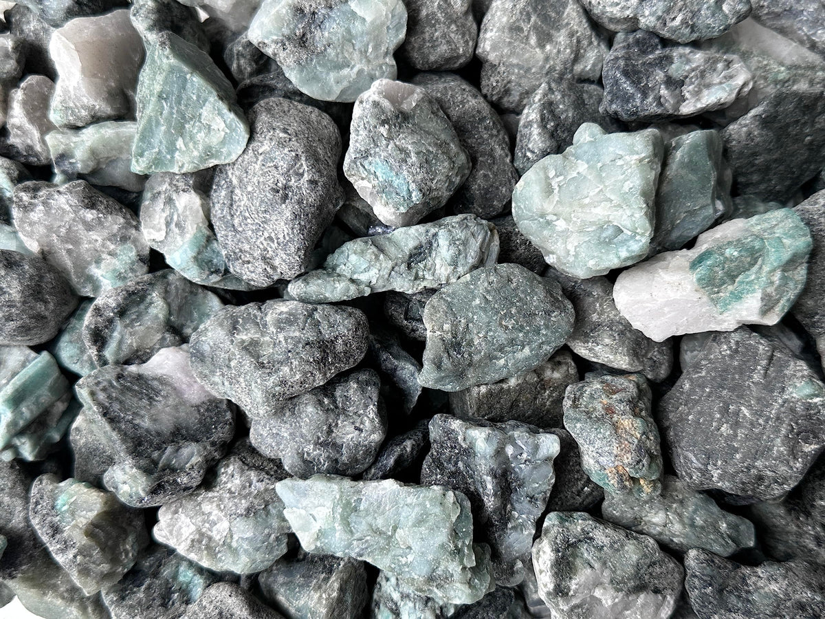 GAF TREASURES Wholesale Raw Emerald Crystals, Natural Emerald Stone, Rough Emerald Crystals, Emerald Rough, Healing Crystals (Emerald, 0.5 Pound)