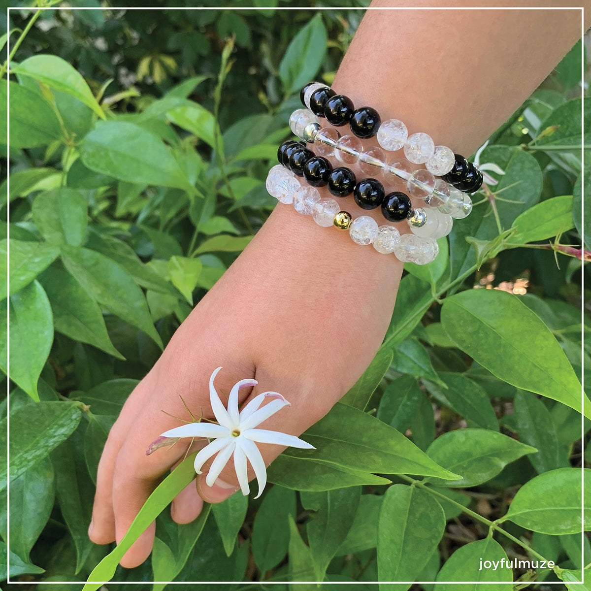 Joyfulmuze Natural Clear Crystal Stretch Bracelet, Chakra Healing White Stone, April Birthstone Gift Handmade Jewelry, Round Beads 8mm 6.5-7”wrist