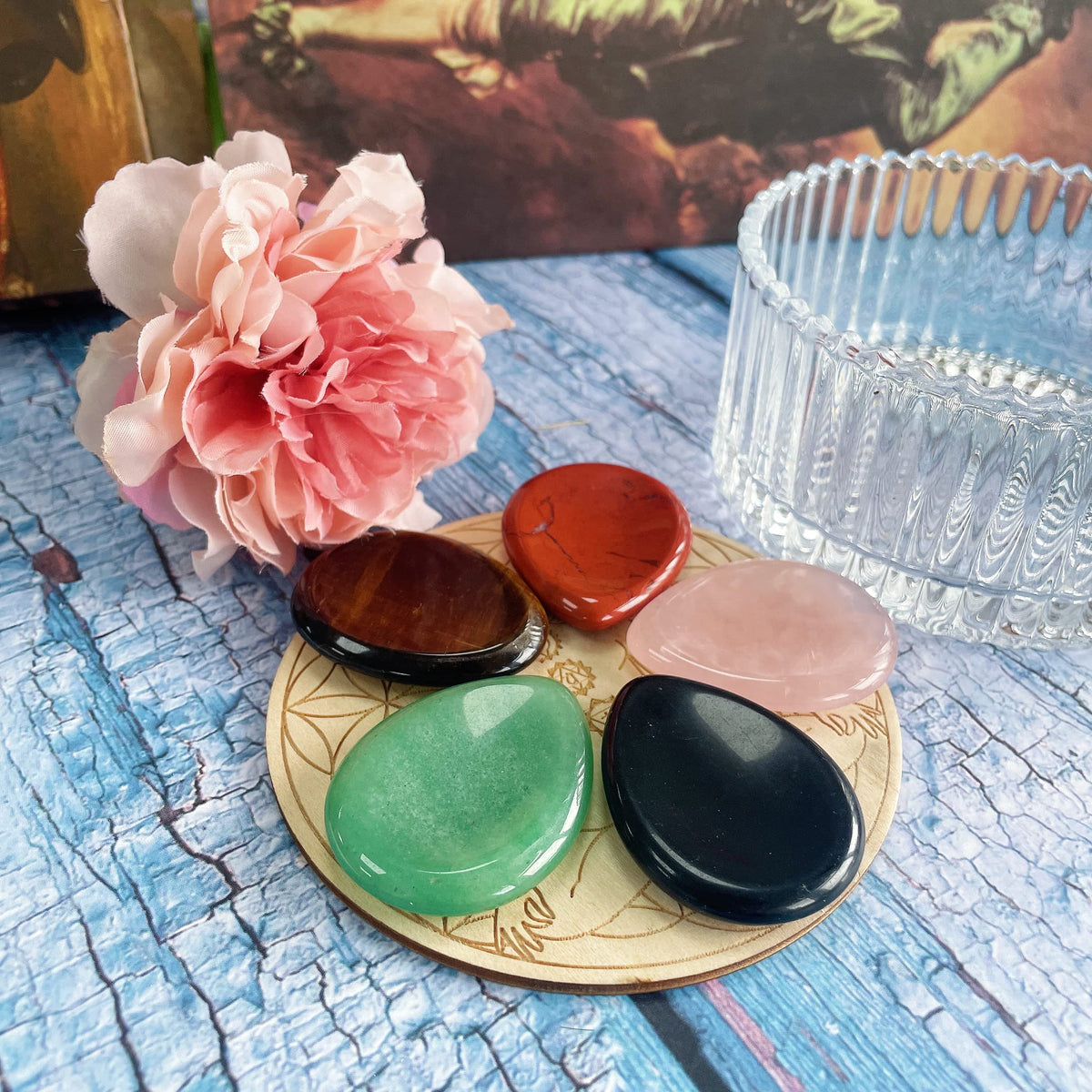 QINJIEJIE 2PCS Worry Stone Amethyst Tiger's Eye Healing Crystals Hand Carved Gemstones Thumb Pocket Stones Meditation Crystal Reiki Water Drop Shaped Palm Stone for Anxiety Therapy