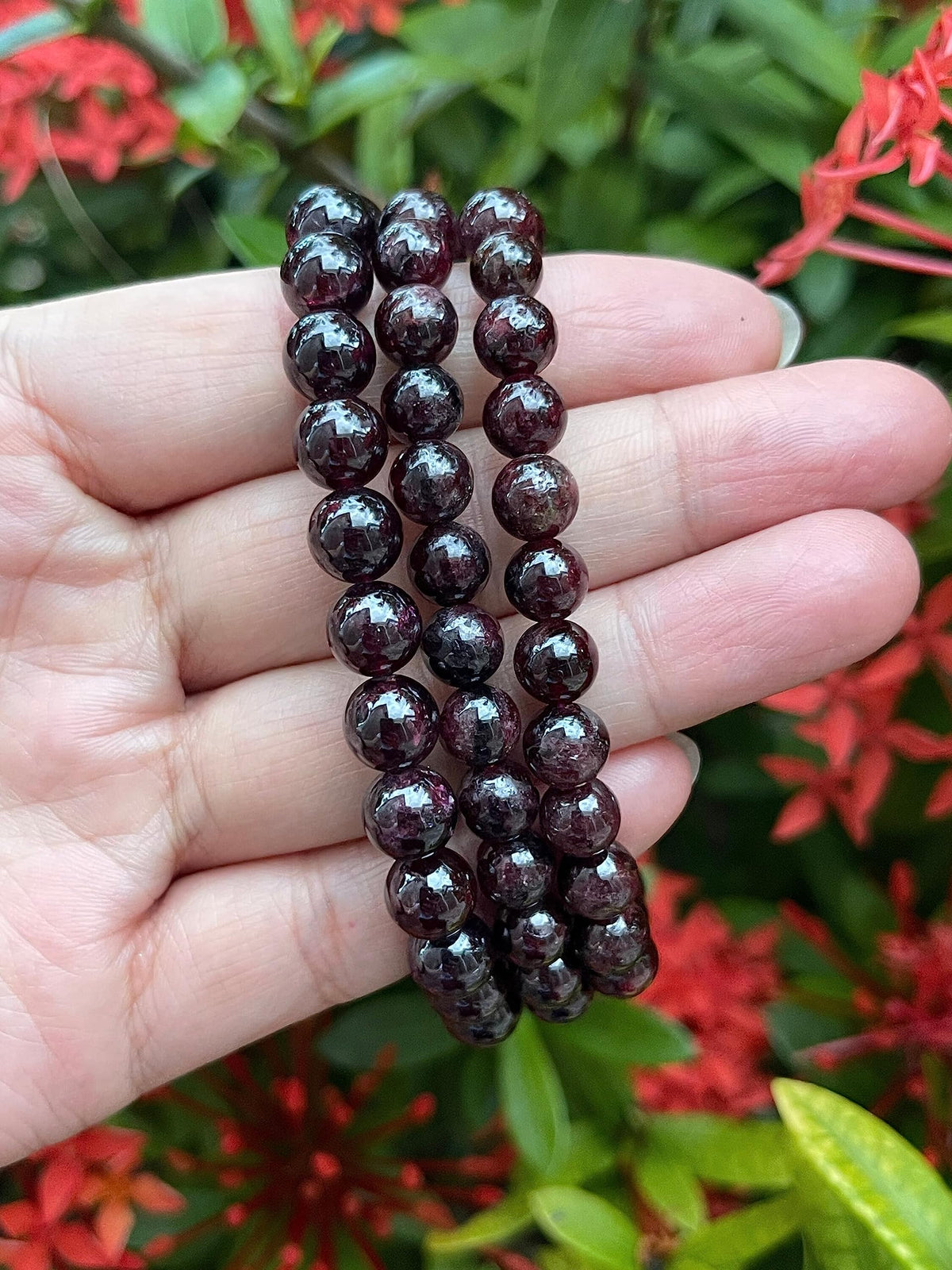 GAF TREASURES Garnet Crystal Bead Bracelet 7-8mm, Genuine Garnet Stretch Gemstone Bracelet, Healing Crystal Bracelet, Gift for Men & Women (1)