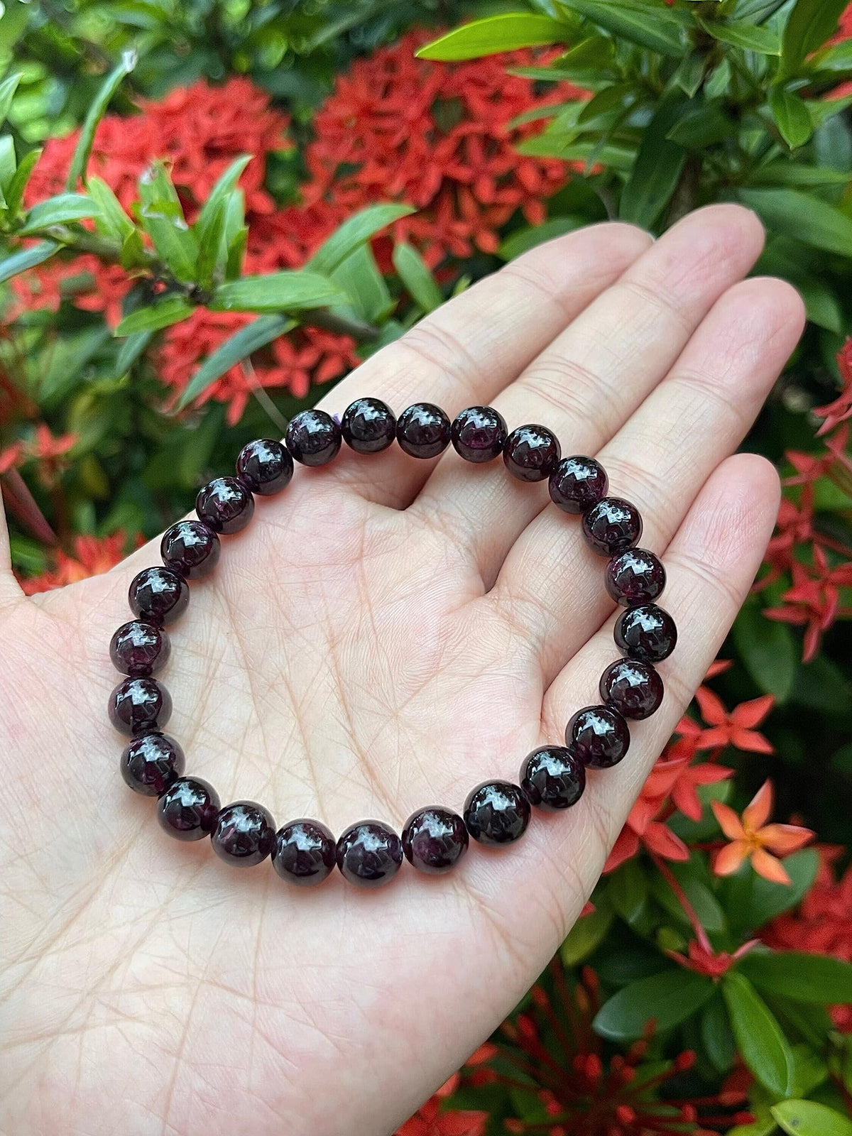 GAF TREASURES Garnet Crystal Bead Bracelet 7-8mm, Genuine Garnet Stretch Gemstone Bracelet, Healing Crystal Bracelet, Gift for Men & Women (1)