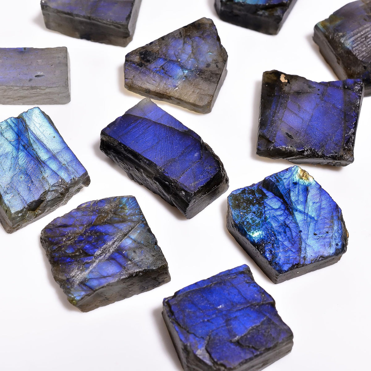 GEMKORA AA+ Grade 100 carats Natural Raw Labradorite Rough Gemstone Lot for Jewelry Making, Loose Crystals Supply, DIY, Wire Wrapping, Healing Stones, Wholesale Bulk Stones