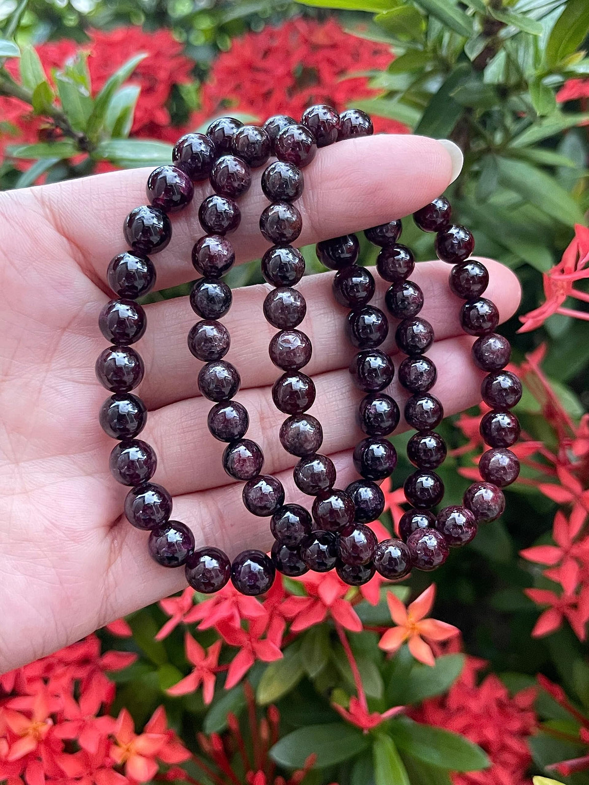 GAF TREASURES Garnet Crystal Bead Bracelet 7-8mm, Genuine Garnet Stretch Gemstone Bracelet, Healing Crystal Bracelet, Gift for Men & Women (1)